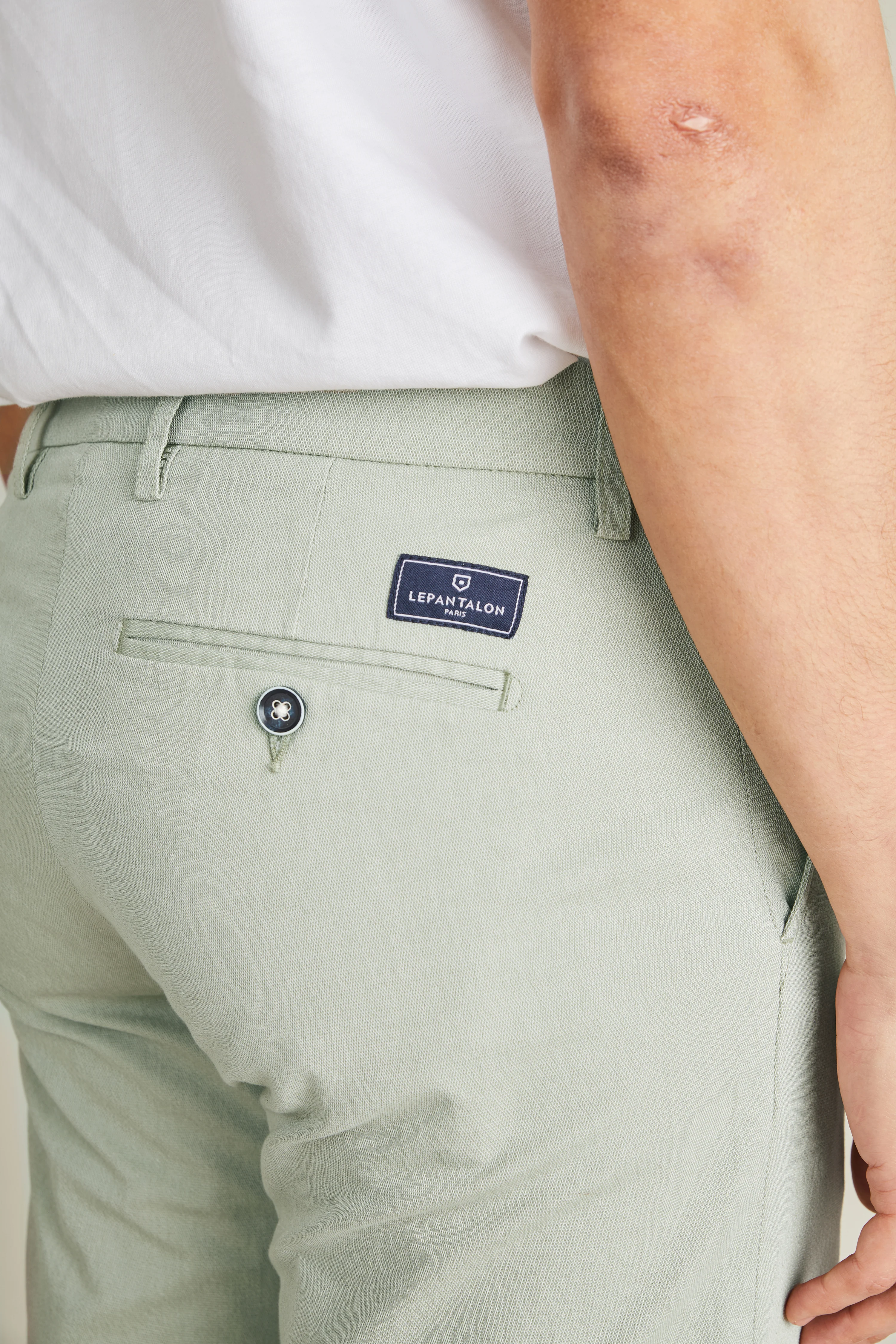 Bermuda aérien vert amande - Image 3