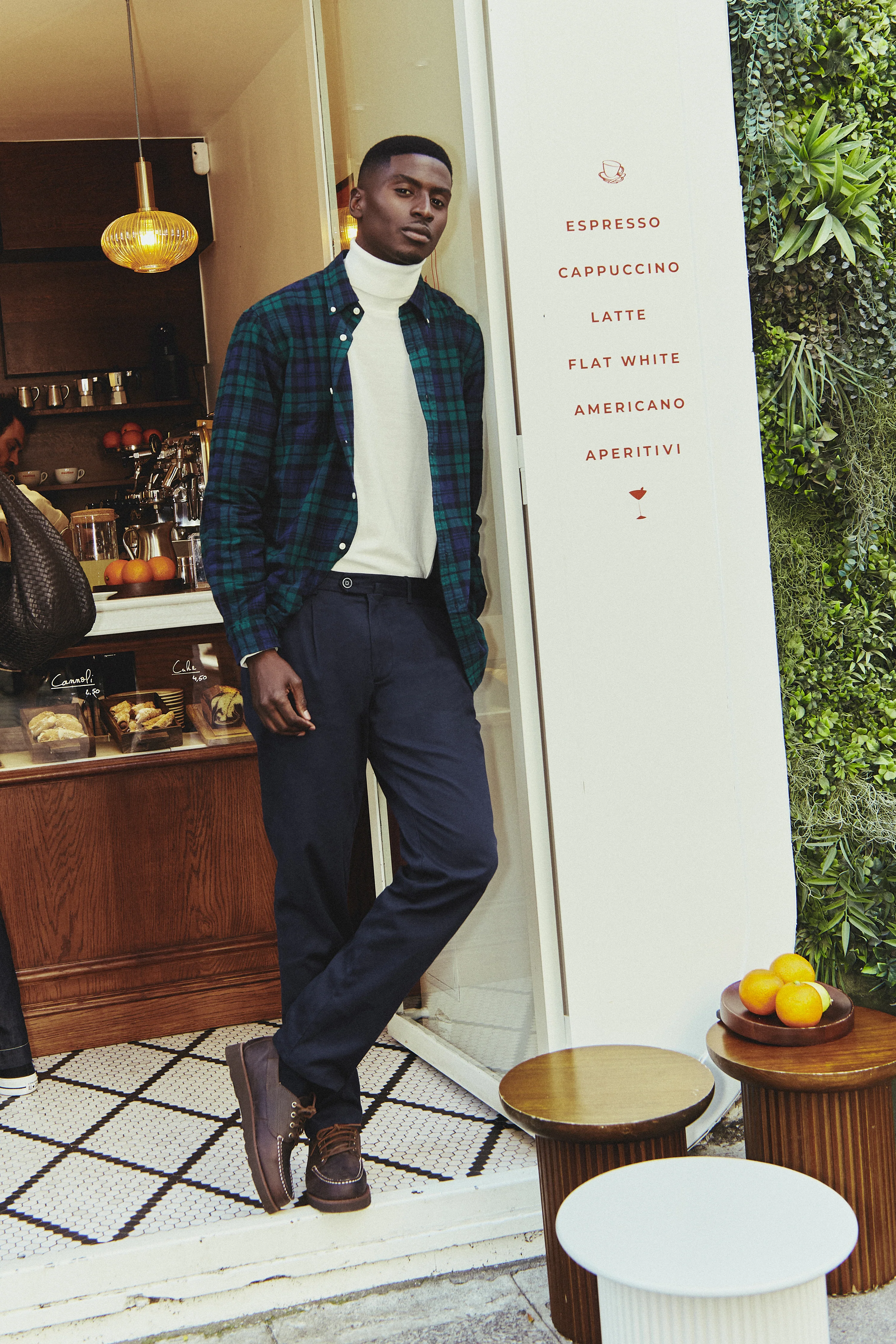 Chino à pinces marine - Image 10