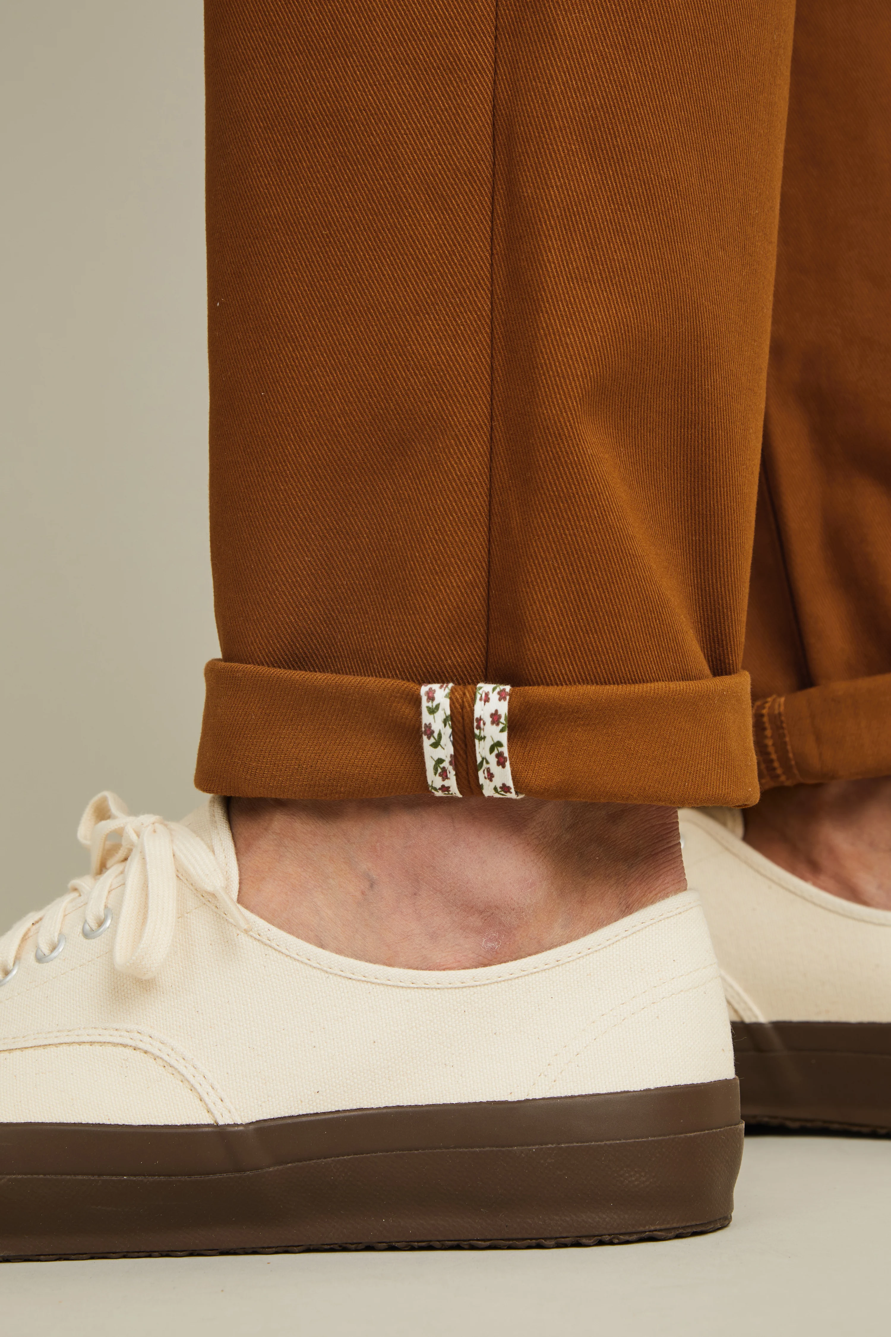 Chino droit camel - Image 6