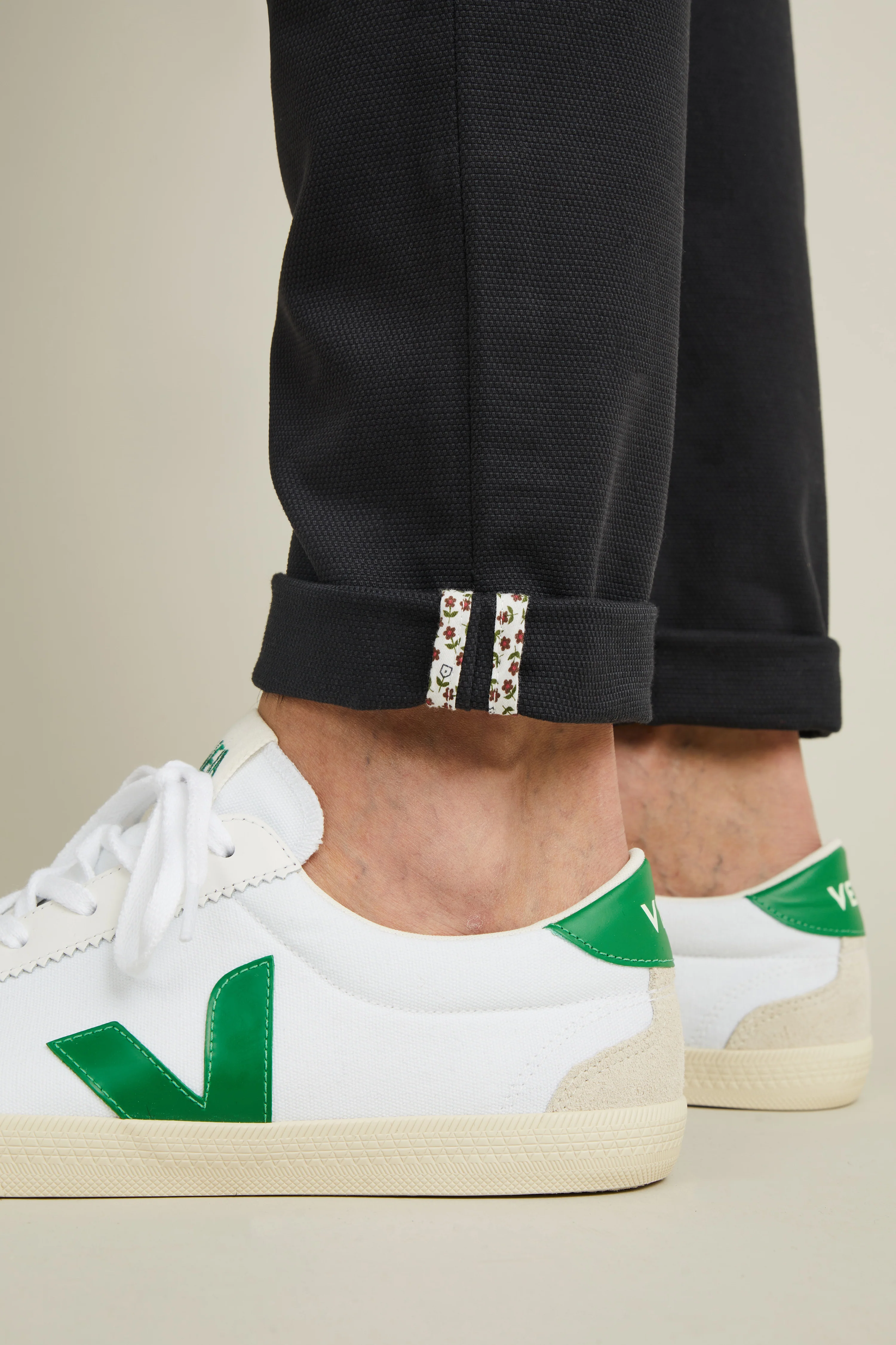 Chino texturé gris anthracite - Image 6