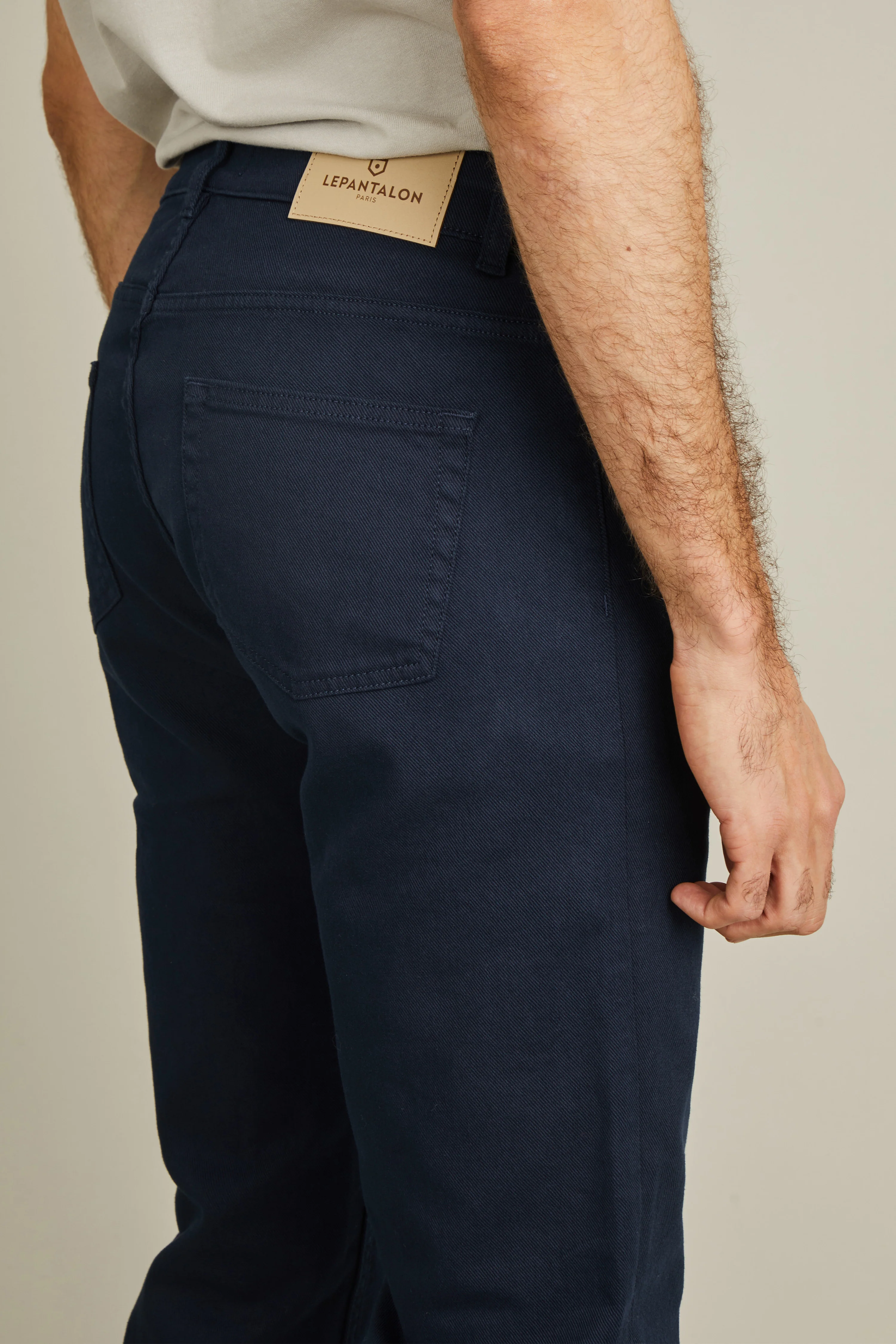 Jean coloré bleu marine - Image 3