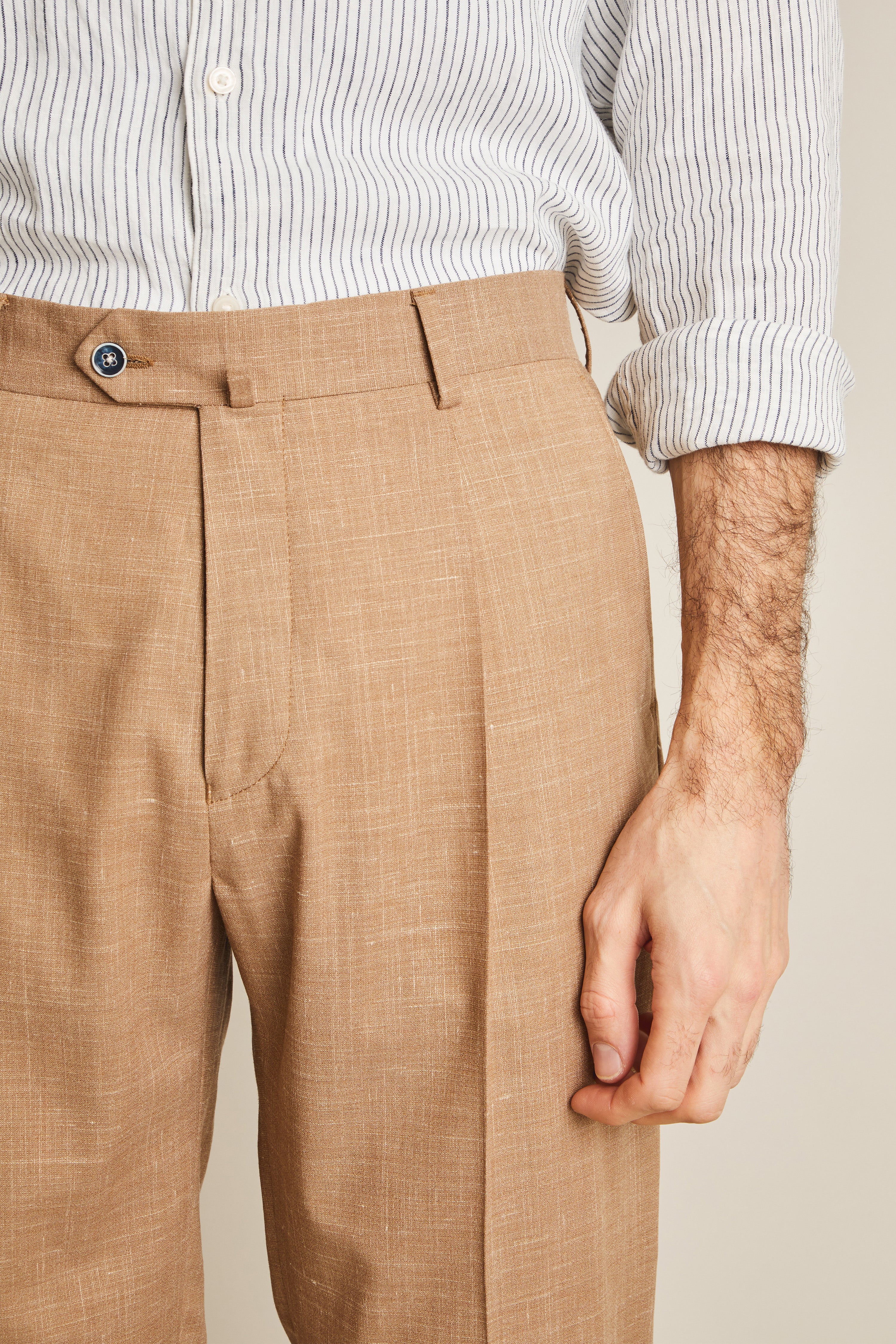 Pantalon à pinces léger brun - Image 3