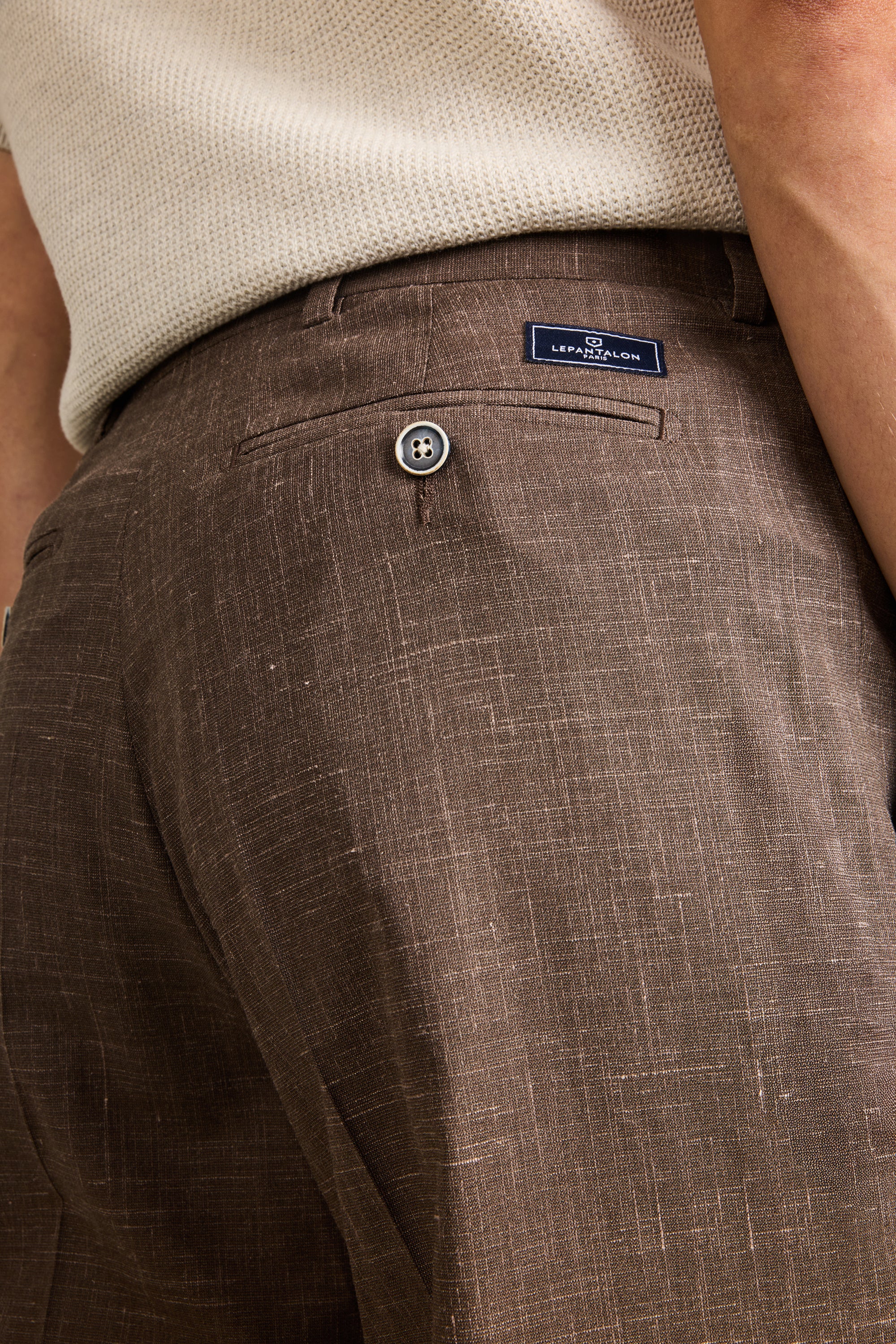 Pantalon à pinces léger marron - Image 3