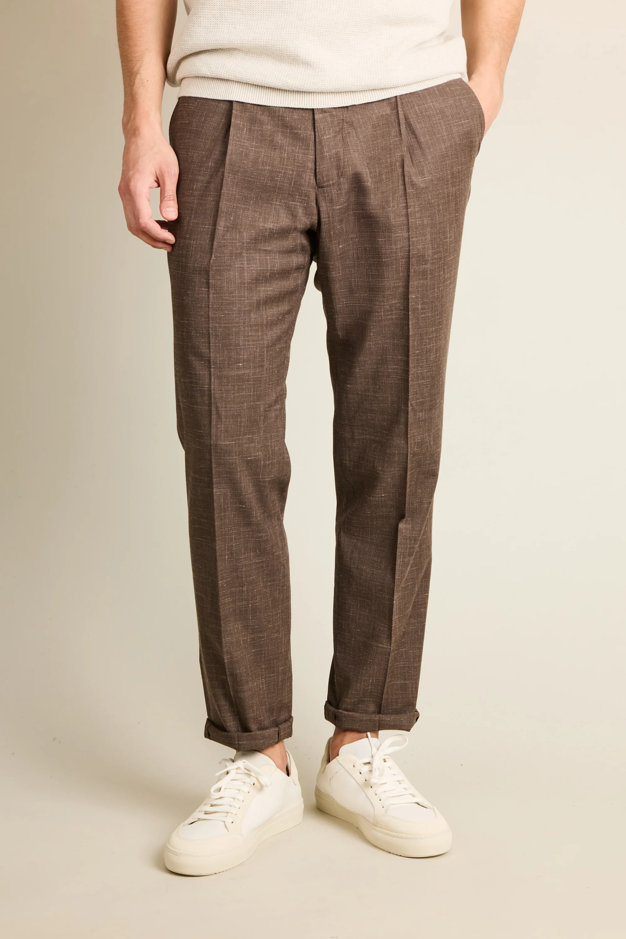 Pantalon à pinces léger marron - Image 6