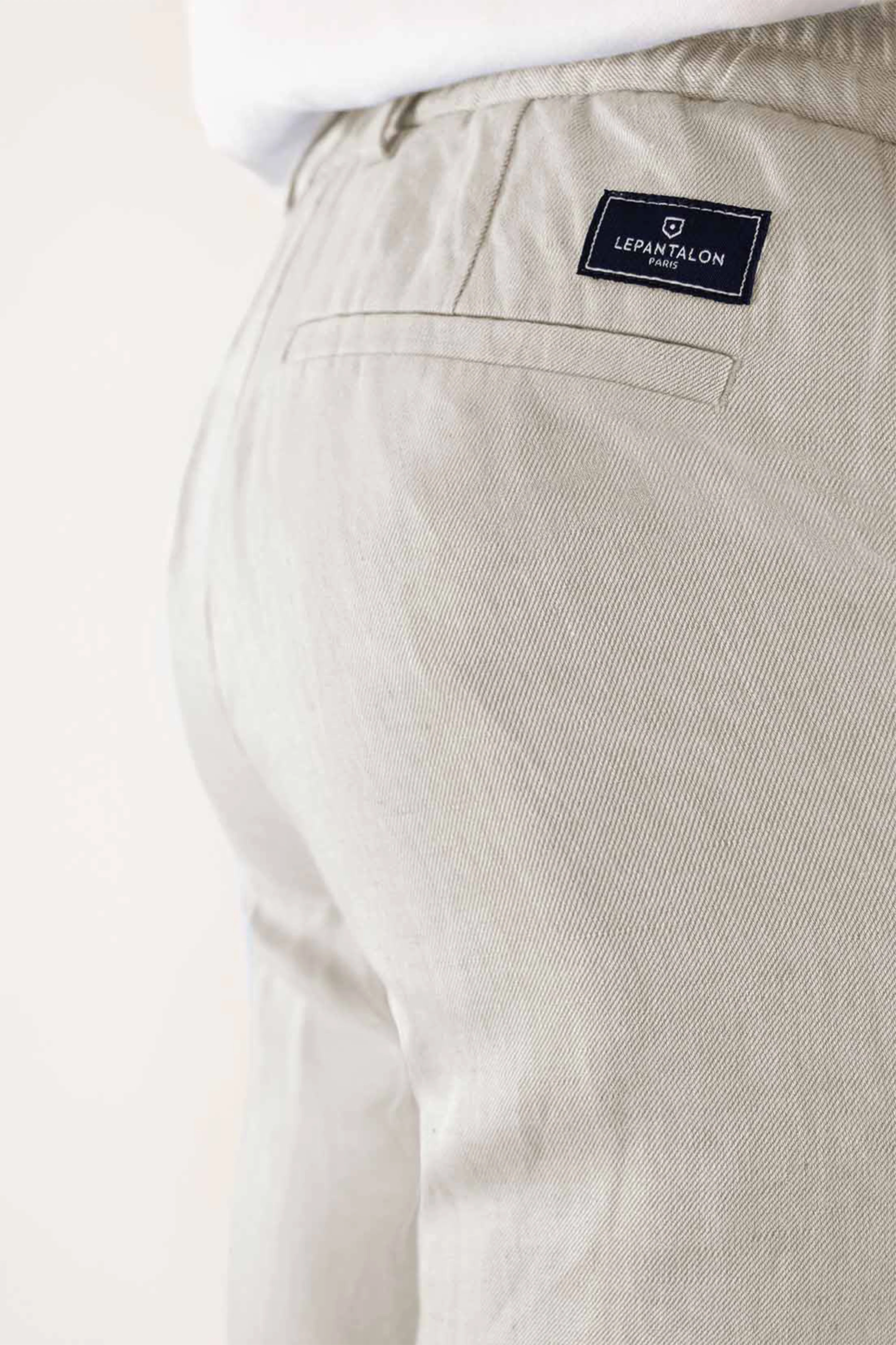 Pantalon à pinces léger gris clair - Image 4