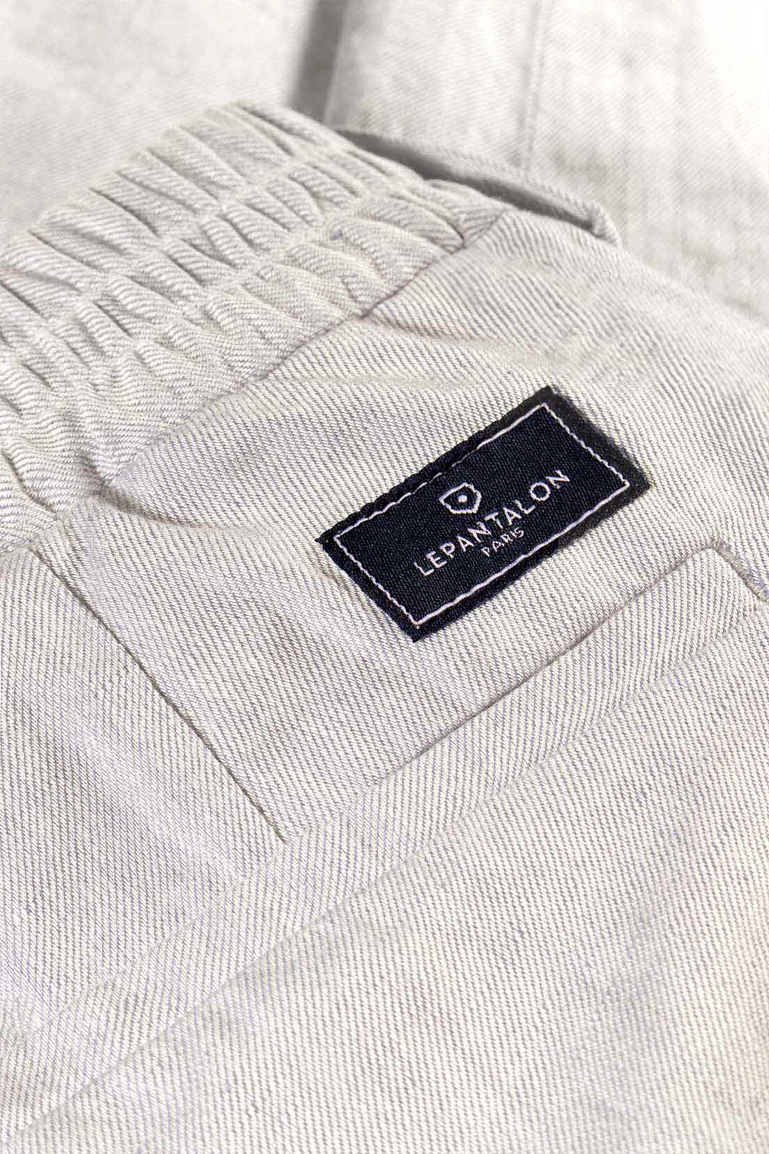 Pantalon à pinces léger gris clair - Image 8