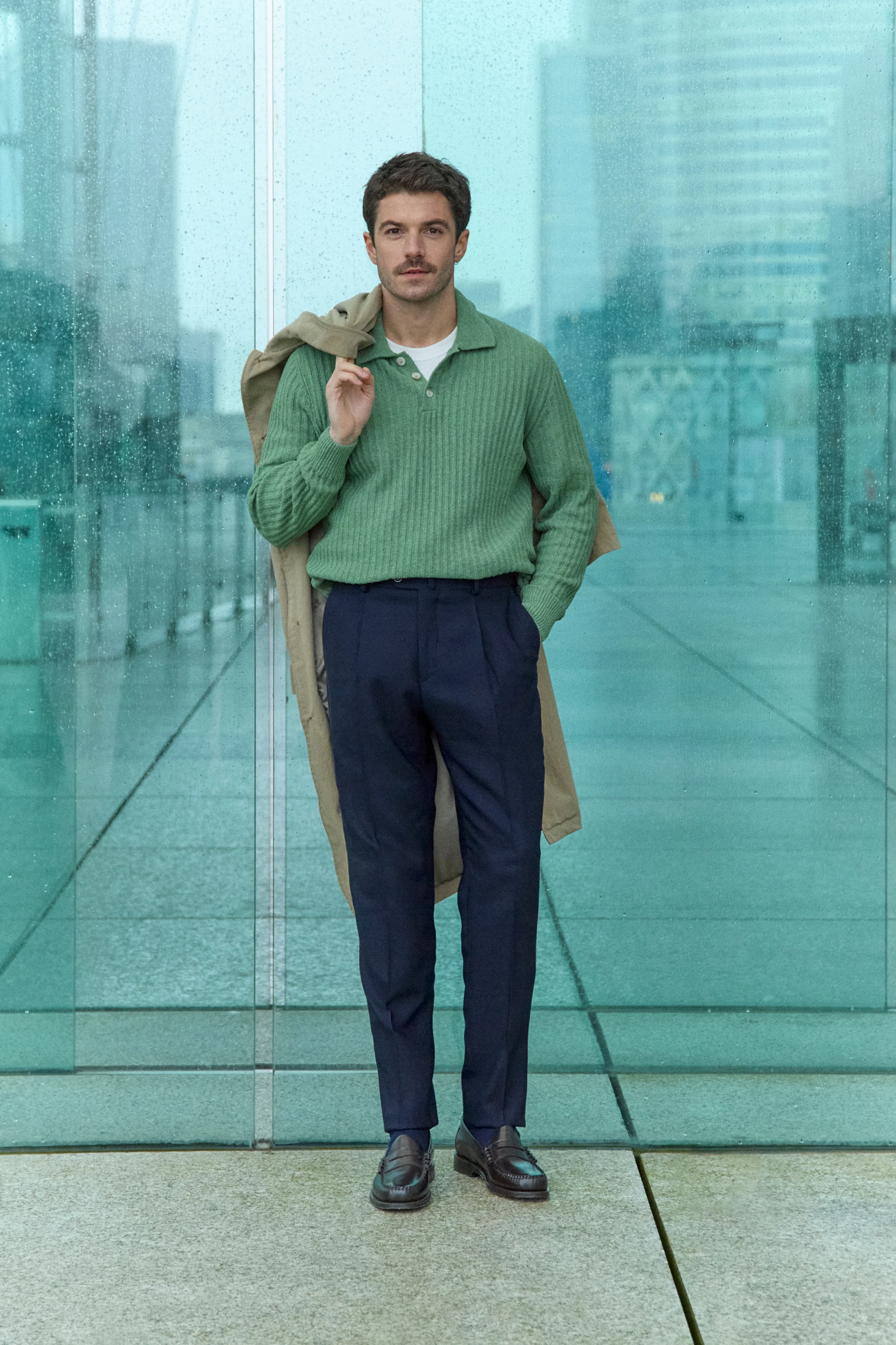 Pantalon travel bleu marine - Image 12