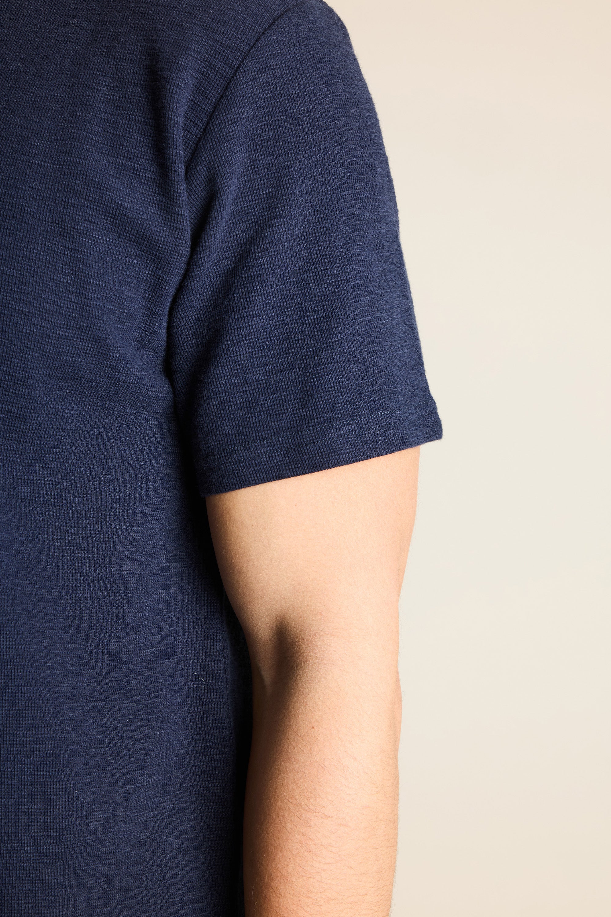 Tee-shirt henley bleu marine - Image 6